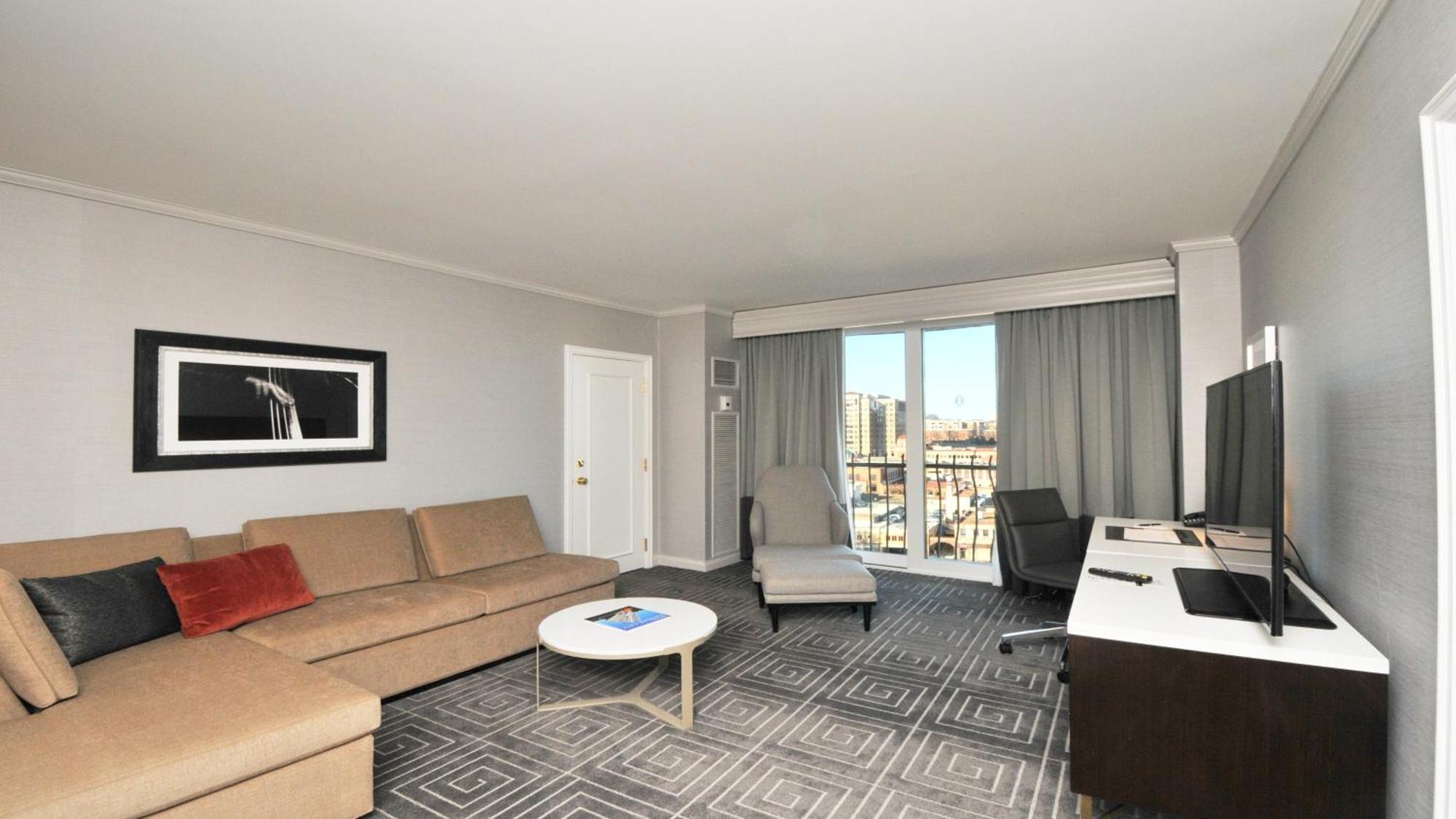 King Suite Balcony Plaza View